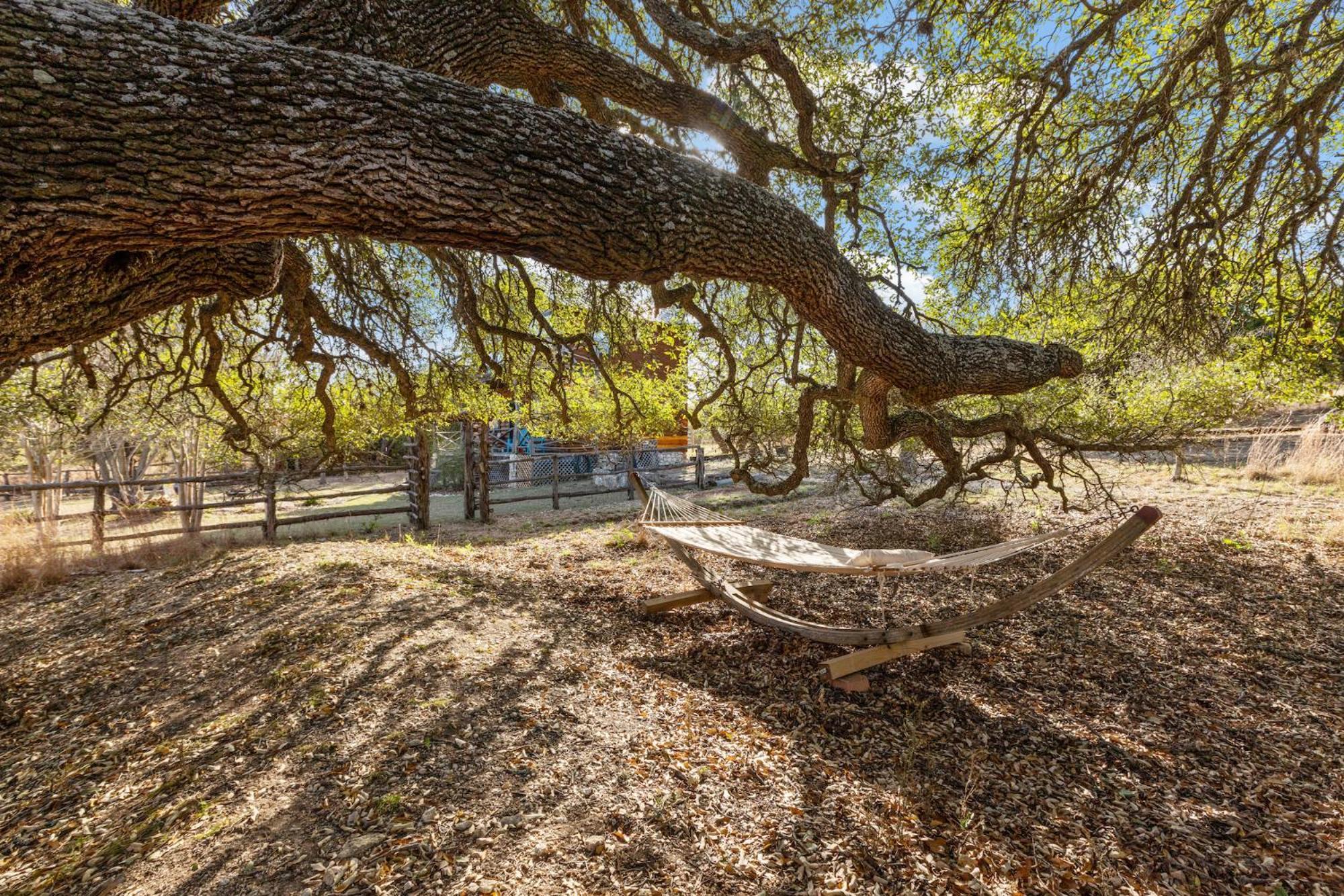 Mighty Oak Log Cabin Fredericksburg Esterno foto