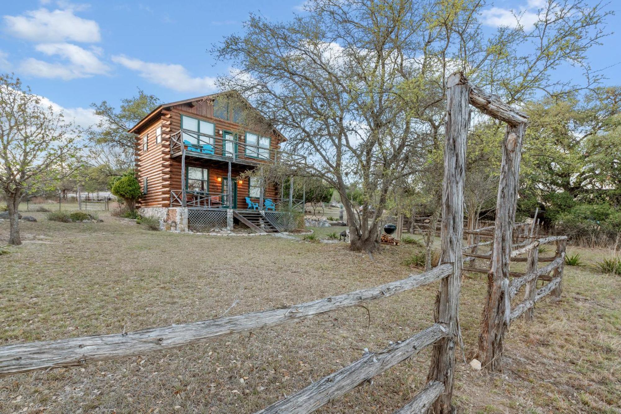 Mighty Oak Log Cabin Fredericksburg Esterno foto