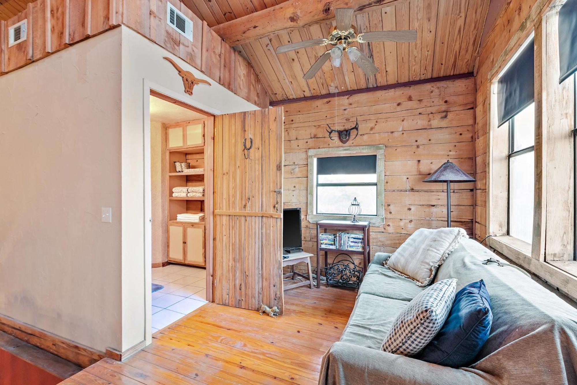 Mighty Oak Log Cabin Fredericksburg Esterno foto